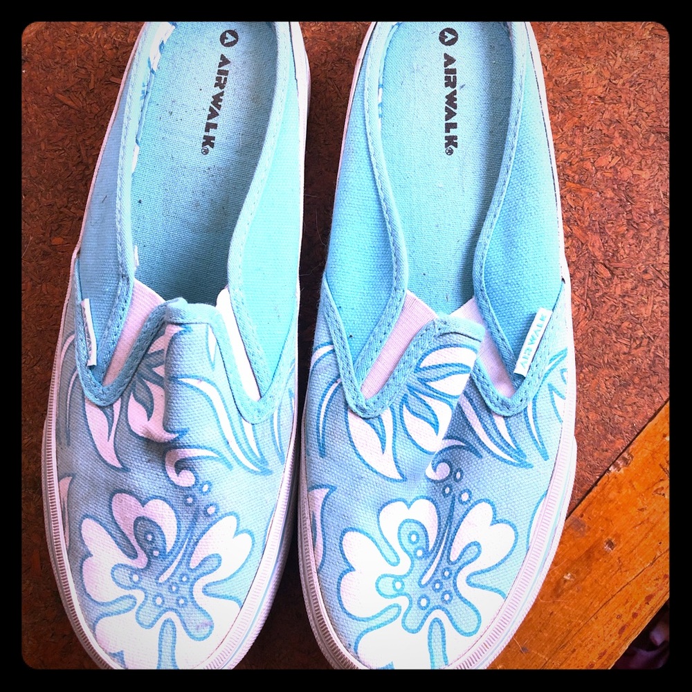 Ladies Airwalk slip on shoes size 9